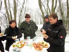 5 Radwanderkarten an Ortschaften übergeben von Einheitsgemeinde-Bürgermeisterin Verena Schlüsselburg